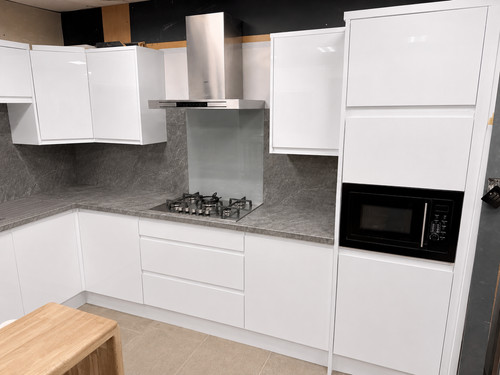 Handleless gloss white - white, j